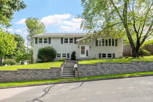 12 Northwood Dr, Nashua, NH, 03063-2228 | Card Image