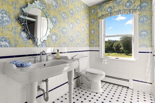 44 N Shore Rd, House other with 3 bedrooms, 3 bathrooms and null parking in Derry NH | Image 21