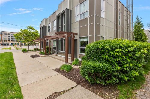 620c-600 Douglas St Nw, Grand Rapids, MI, 49504-5701 | Card Image
