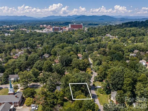 145 Kenilworth Rd, Asheville, NC, 28803-2407 | Card Image
