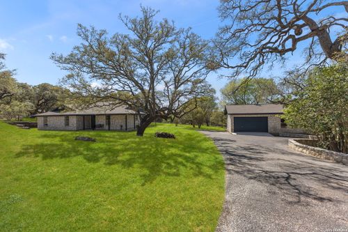 28035 Axis Dr, Boerne, TX, 78006-5143 | Card Image