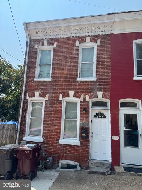 1300 W 5th St, WILMINGTON, DE, 19805-3208 | Card Image
