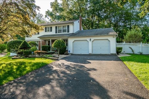 12 Gladstone Dr, East Brunswick, NJ, 08816-3931 | Card Image