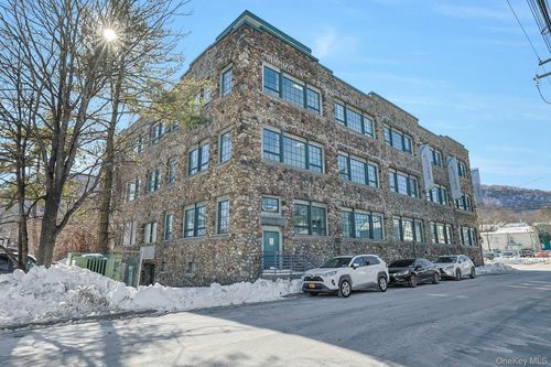 31 W Broad St, Haverstraw, NY, 10927-1615 | Card Image