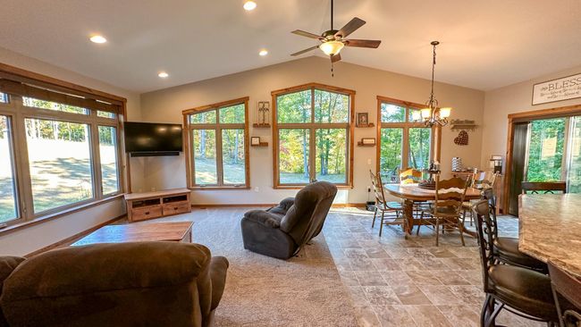 Custom woodwork and large windows | Image 5