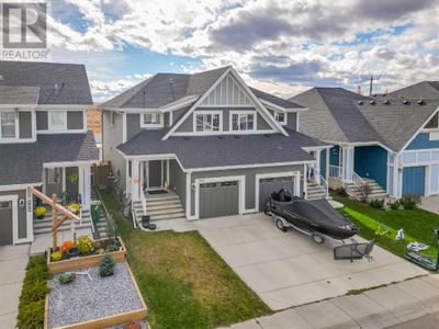 302 River Heights Cres, Home with 3 bedrooms, 3 bathrooms and 2 parking in Cochrane AB | Image 1