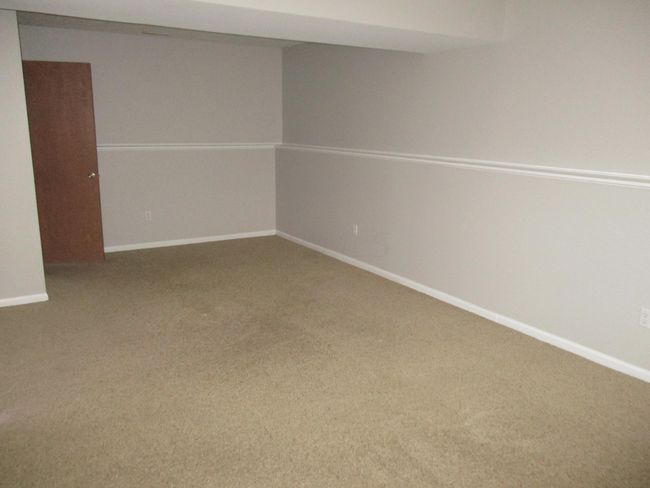 Lower level family room | Image 18