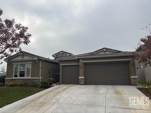 6404 Saint George Pl, Bakersfield, CA, 93306-7947 | Card Image