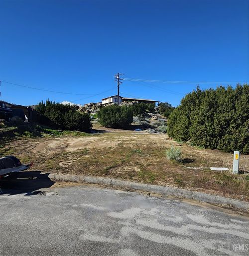 4401 Chapala St, Lake Isabella, CA, 93240 | Card Image