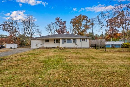 147 Stebbins St, Belchertown, MA, 01007-9702 | Card Image