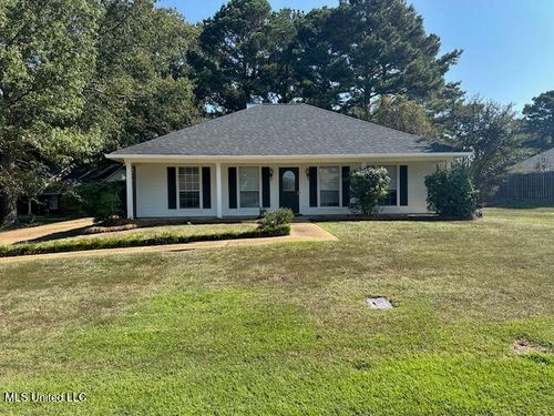 405 Twisted Oak Cv, Richland, MS, 39218-9216 | Card Image