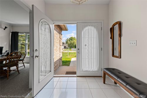 1070 Highland Dr, Saint Clair, MI, 48079-4294 | Card Image