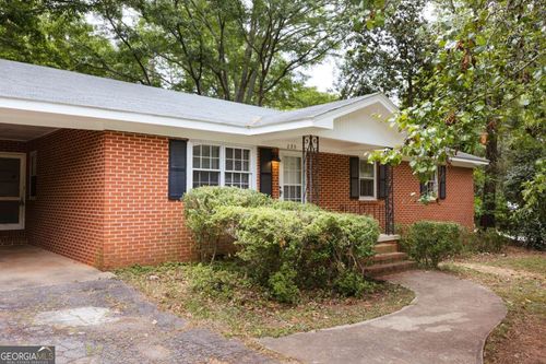 135 Cavalier Ct, Athens, GA, 30606-1806 | Card Image