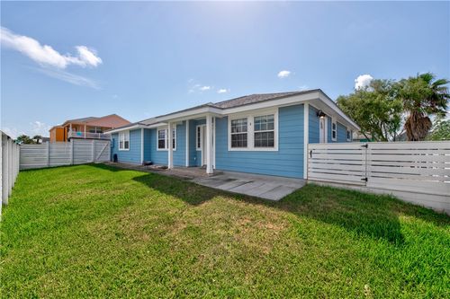 404 Chloes Way, Port Aransas, TX, 78373-5426 | Card Image