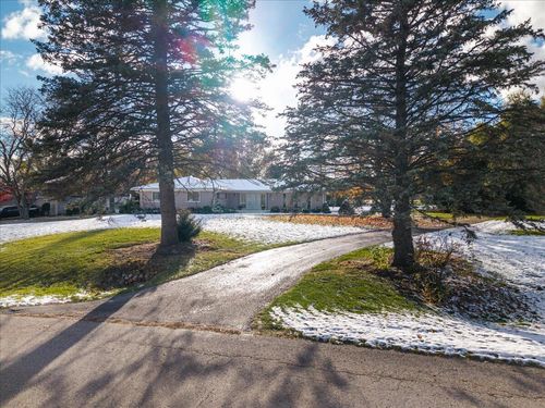 8248 Stoneham Dr, Ypsilanti, MI, 48197-6607 | Card Image