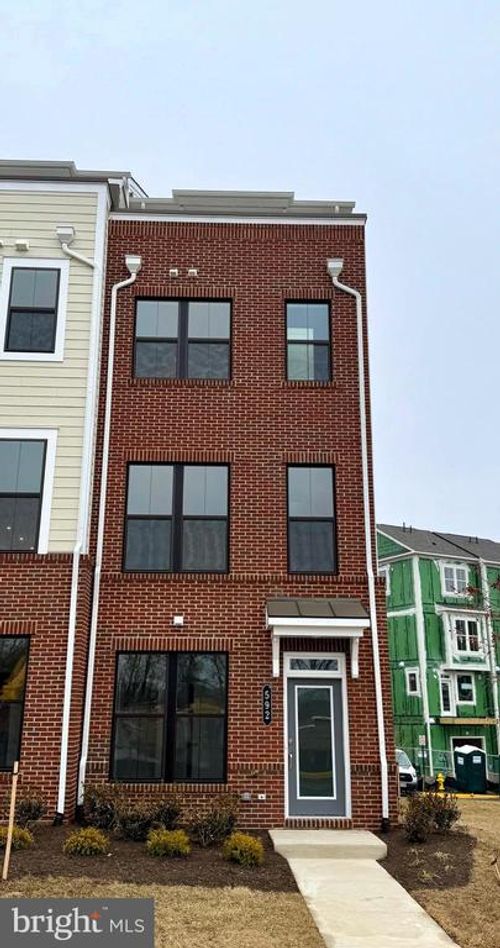 592 Watermans Dr, WOODBRIDGE, VA, 22191 | Card Image