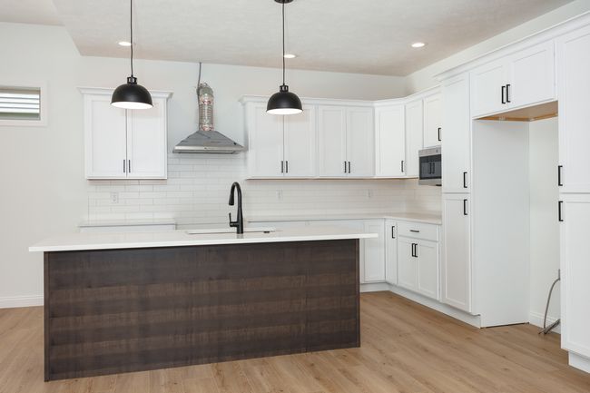 1916 Dunraven Rd, Home with 2 bedrooms, 3 bathrooms and null parking in Bloomington IL | Image 9