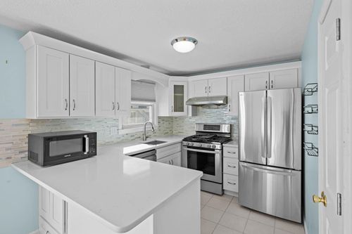 31-31 Bluestone Dr, Nashua, NH, 03060-6822 | Card Image