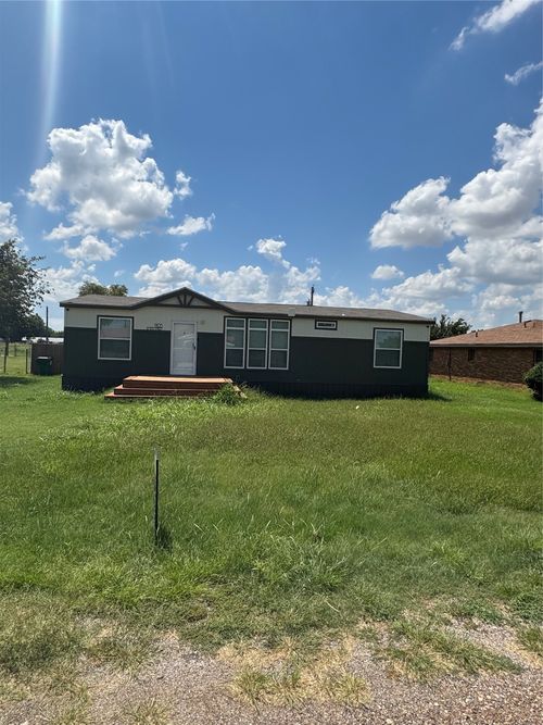 1105 W 13th St, Quanah, TX, 79252-6312 | Card Image