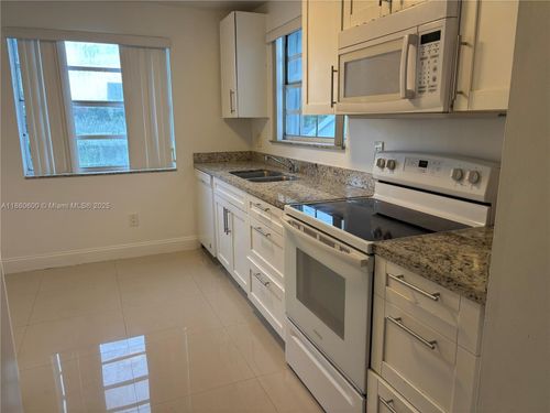 205-e-2662 Se 19th Ct, Homestead, FL, 33035-1304 | Card Image