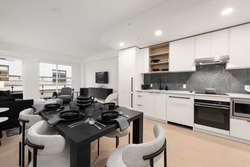 365-422 E 3rd St, North Vancouver, BC, V7L0K1 | Card Image