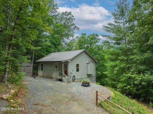 70 Refuge Ridge Rd, Murphy, NC, 28906-3136 | Card Image
