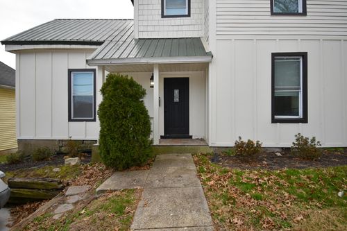 718 W Lexington Ave, Danville, KY, 40422-1221 | Card Image