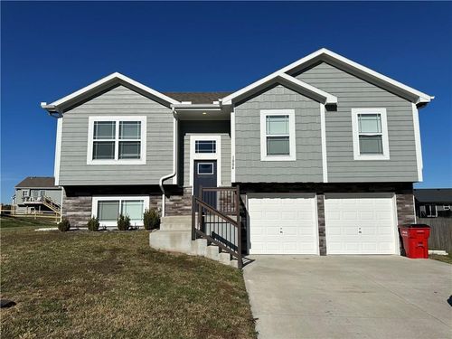 1004 Nw 3rd St, Oak Grove, MO, 64075-8613 | Card Image