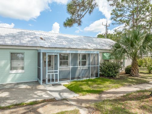 11-2 Pine St, Carrabelle, FL, 32322-5111 | Card Image
