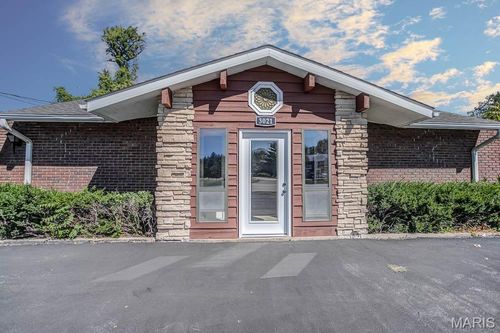 3021 Godfrey Rd, Godfrey, IL, 62035-1808 | Card Image