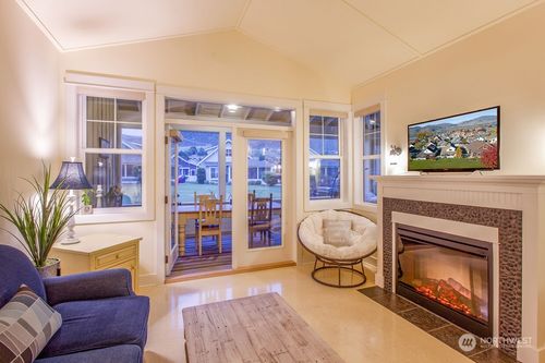 102 Shenanigan Ln, Oroville, WA, 98844-5911 | Card Image