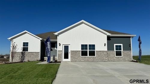 17002 Reynolds St, Bennington, NE, 68007-1732 | Card Image
