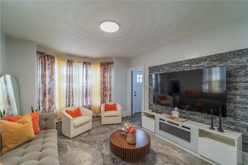 17 Beecher St, Pawtucket, RI, 02860-1806 | Card Image