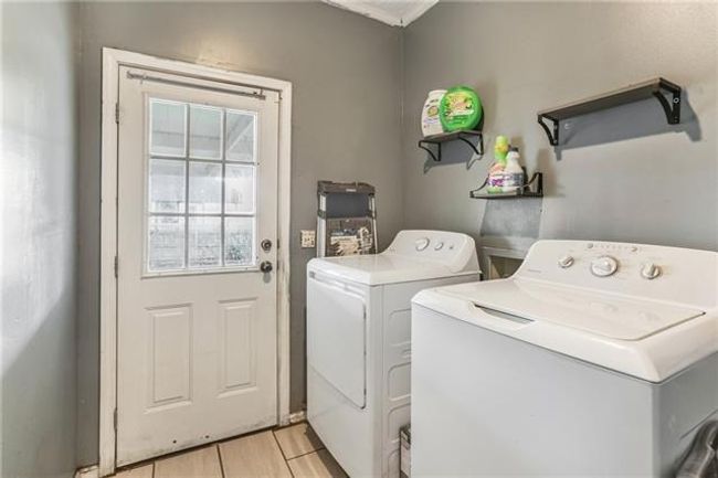 2005 Center St, House other with 3 bedrooms, 2 bathrooms and null parking in Arabi LA | Image 11