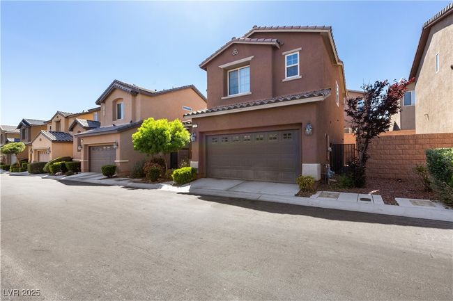 7237 Puddle Duck St, House other with 3 bedrooms, 3 bathrooms and null parking in Las Vegas NV | Image 26