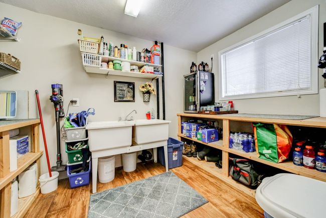 1709 East Hillcrest Drive, House other with 4 bedrooms, 3 bathrooms and null parking in Hillcrest AB | Image 35