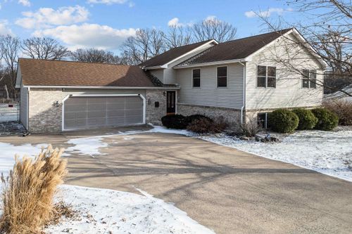 2916 44th Street Ct, Moline, IL, 61265 | Card Image