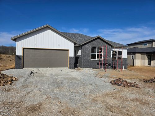 611 N Acacia Avenue, Clever, MO, 65631 | Card Image