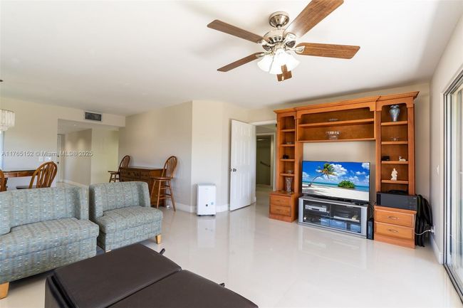 APT-415K - 1300 Sw 125 Th Ave, Condo with 2 bedrooms, 2 bathrooms and null parking in Pembroke Pines FL | Image 17