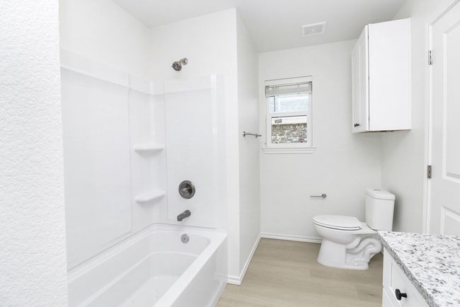 804 Bell St, House other with 3 bedrooms, 2 bathrooms and 2 parking in Coleman TX | Image 14