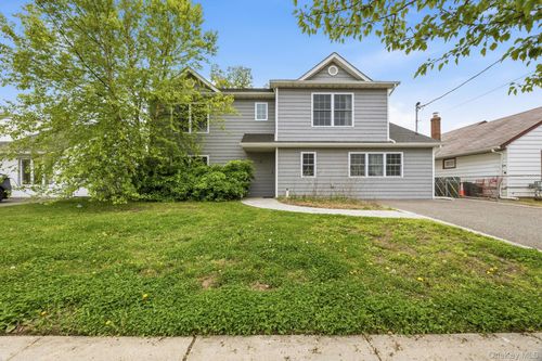 3 Sunrise St, Plainview, NY, 11803-4612 | Card Image