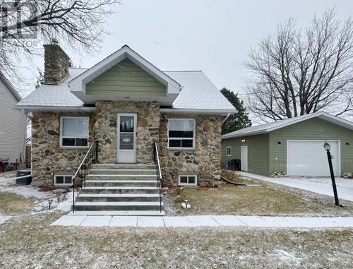 1115 River Rd W, Fort Frances, ON, P9A2V3 | Card Image