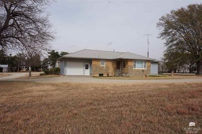 1295 Highway 18, House other with 3 bedrooms, 1 bathrooms and null parking in Abilene KS | Image 1