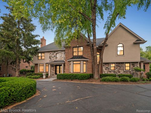4331 Spruce Hill Ln, Bloomfield Hills, MI, 48301-3725 | Card Image