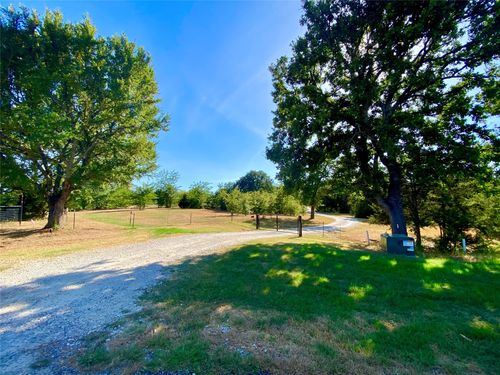 290 Green Oaks Dr, Sadler, TX, 76264-2000 | Card Image