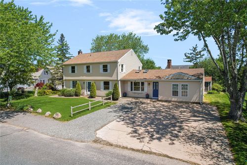 37 Newport Ln, Narragansett, RI, 02882-5031 | Card Image