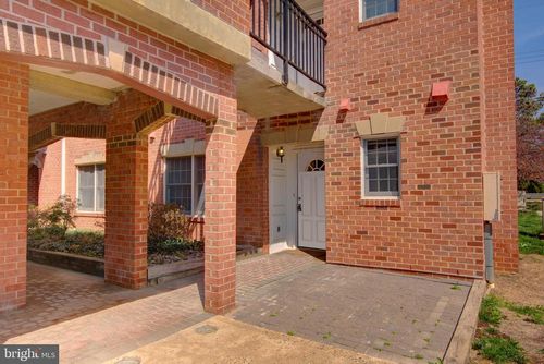 100-6908 Fairfax Dr, ARLINGTON, VA, 22213-1022 | Card Image