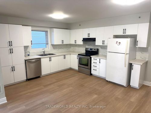 32 St Dunstan Dr, Scarborough, ON, M1L2V3 | Card Image