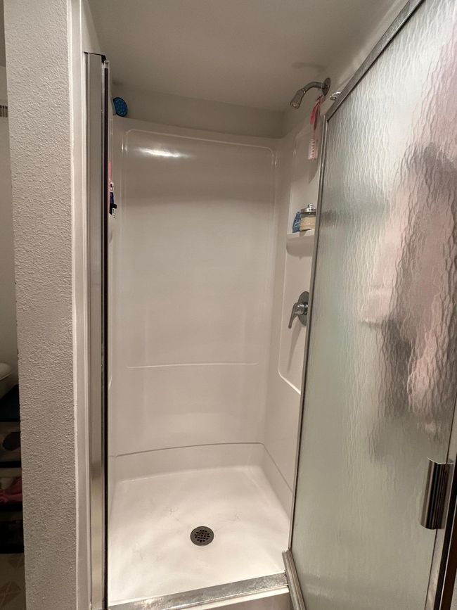 Lower Level Shower.JPG | Image 39