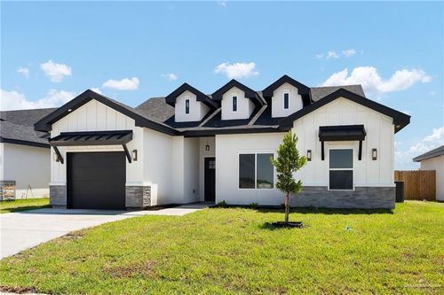 304 N Leon Ave, Edcouch, TX, 78538-2272 | Card Image